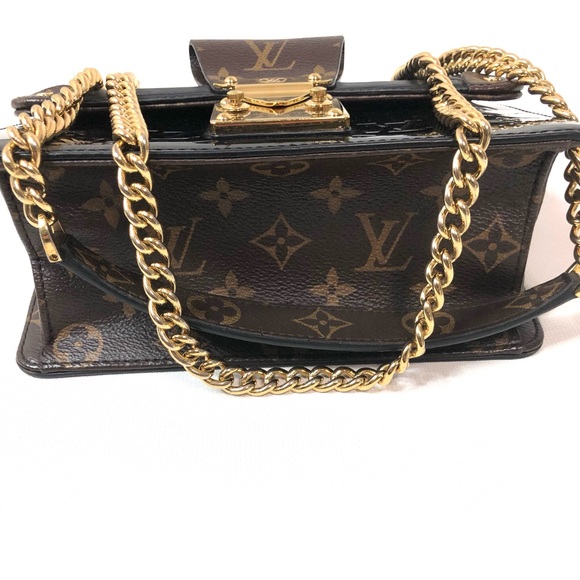 Like new LOUIS VUITTON Vernis Epi Monogram Wynwood - Picture 4 of 13